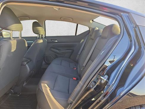 Used 2022 Nissan Altima 2.5 SV FWD image 18