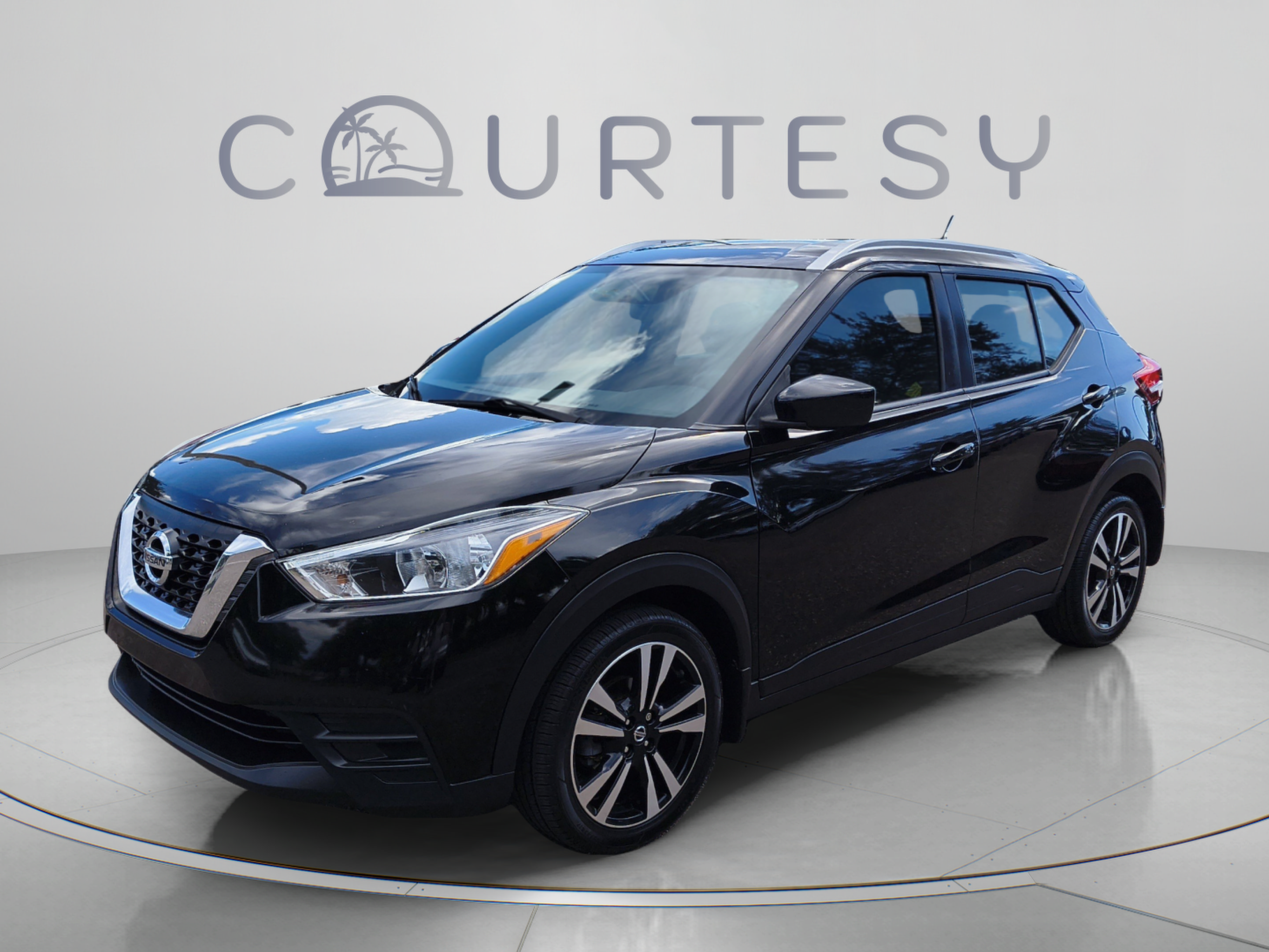 Used 2019 Nissan Kicks SV FWD image 1
