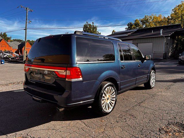 Used 2017 Lincoln Navigator L Select AWD/4WD image 7