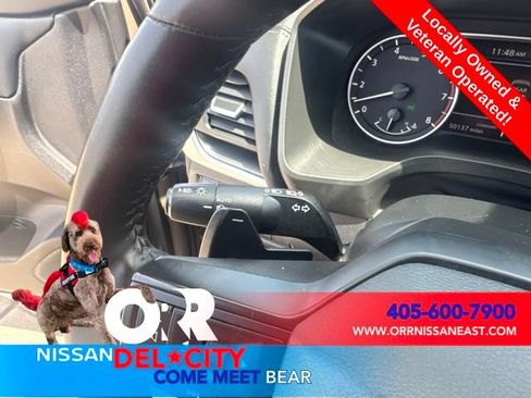 Used 2025 Nissan Rogue SV FWD image 21