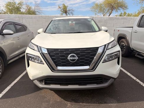Certified 2023 Nissan Rogue SV w/ SV Premium Package FWD image 3