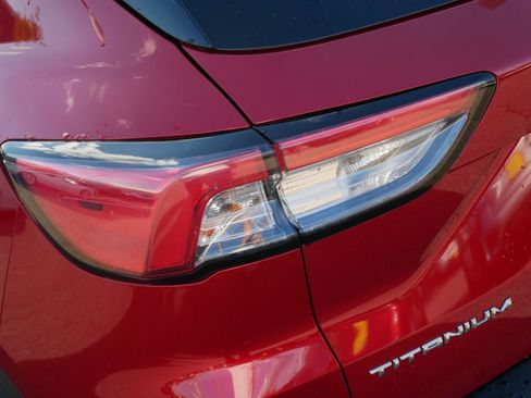 Used 2020 Ford Escape Titanium AWD/4WD image 17