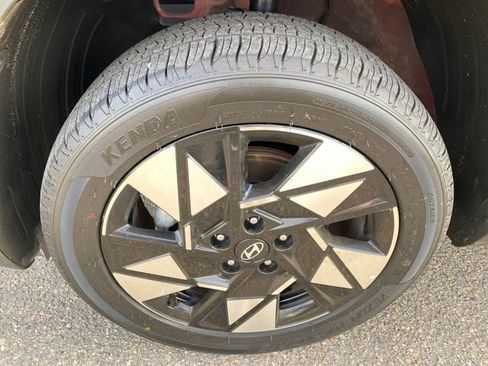 Used 2025 Hyundai Kona SEL image 24