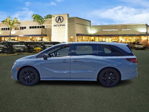 Used 2024 Honda Odyssey Sport image 4