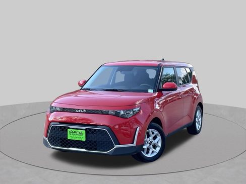 Used 2024 Kia Soul LX w/ Option Group 015 FWD image 9