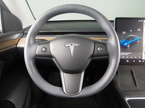 Used 2023 Tesla Model Y Long Range AWD/4WD image 19