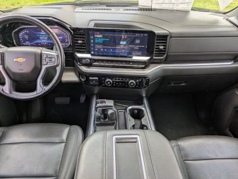 Used 2022 Chevrolet Silverado 1500 LTZ w/ LTZ Premium Package RWD image 14