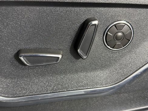 Used 2024 Ford F150 Platinum w/ FX4 Off-Road Package image 25