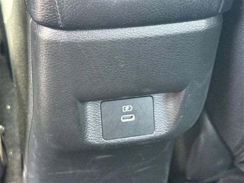 Used 2023 Nissan Versa SV image 17