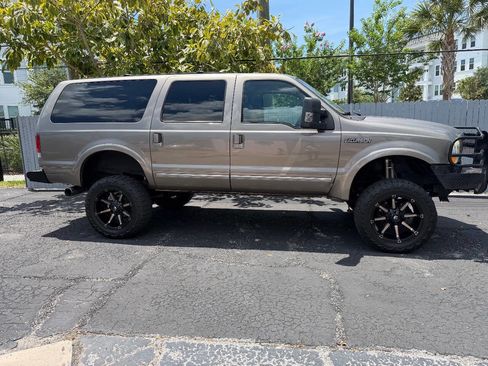 Used 2004 Ford Excursion Limited AWD/4WD image 16