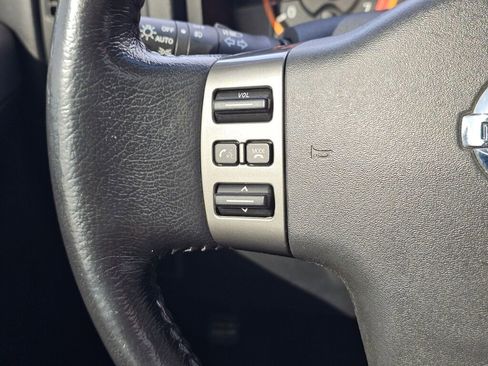 Used 2012 Nissan Titan SL image 25