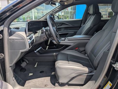 Used 2024 Cadillac Lyriq Luxury AWD/4WD image 10