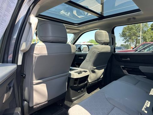 Used 2024 Subaru Crosstrek 2.5i Limited w/ Crosstrek Mirror Package AWD/4WD image 92