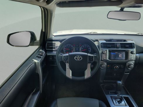 Used 2017 Toyota 4Runner SR5 Premium RWD image 5