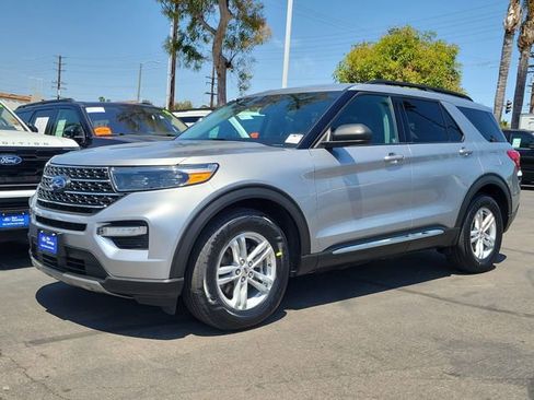 Certified 2023 Ford Explorer XLT w/ Equipment Group 202A RWD image 27