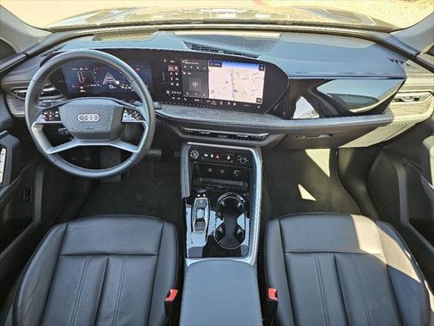 Used 2025 Audi Q5 Premium Plus w/ Premium Plus image 4