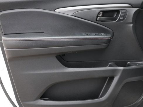 Used 2022 Honda Pilot TrailSport image 12