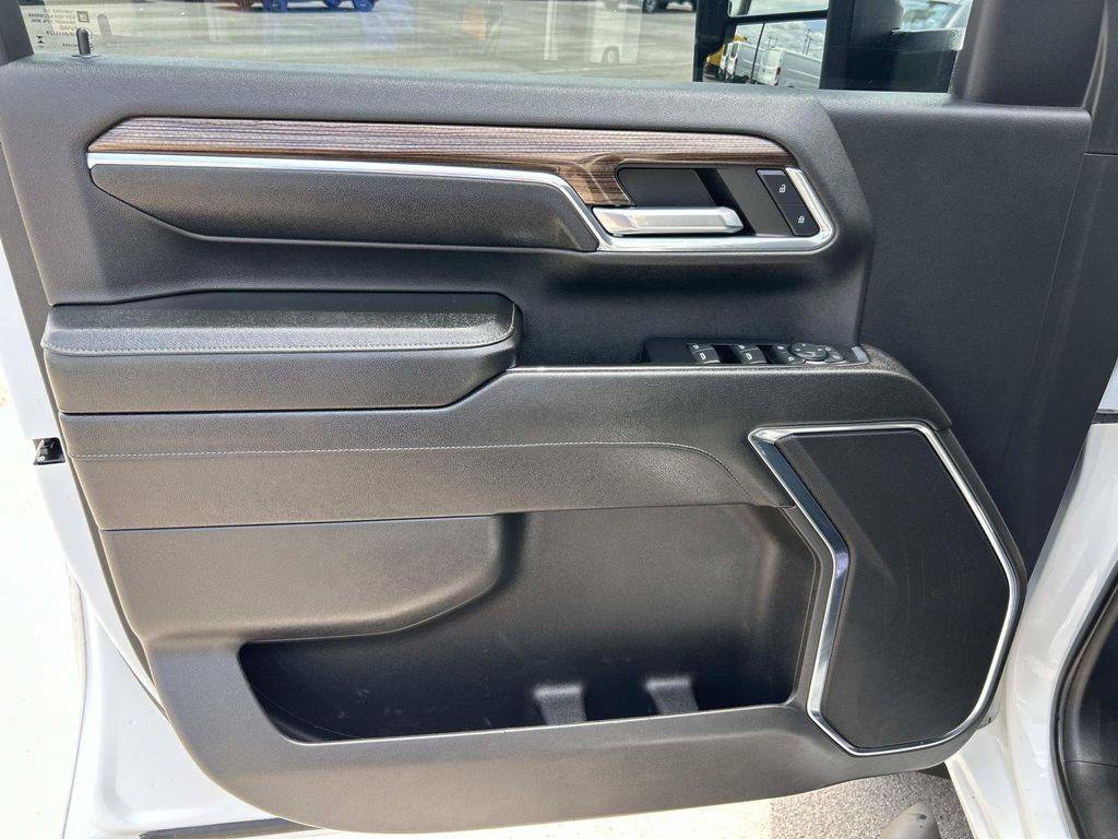 Used 2024 Chevrolet Silverado 3500 LT w/ Convenience Package AWD/4WD image 31