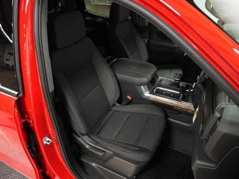 New 2026 GMC Sierra 1500 Elevation image 13