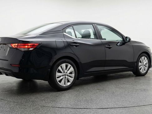 Used 2025 Nissan Sentra S image 9
