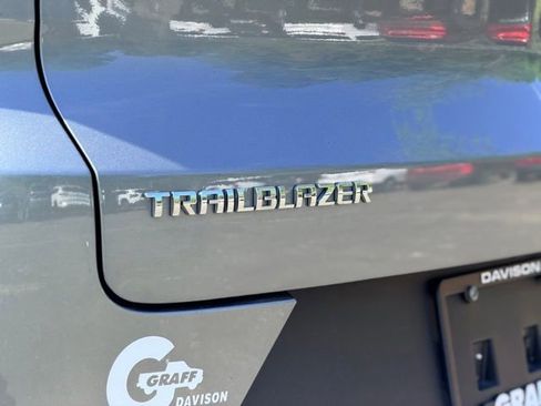 Used 2024 Chevrolet TrailBlazer LT w/ LT Cold Weather Package FWD image 25