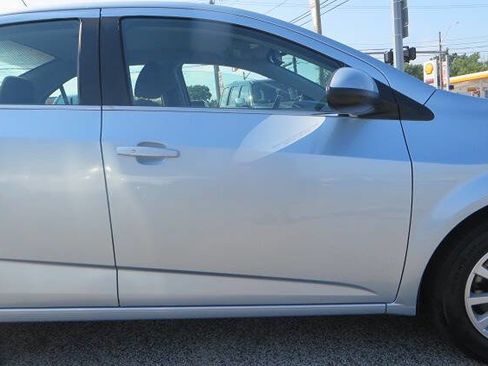 Used 2017 Chevrolet Sonic LT w/ Convenience Package image 20