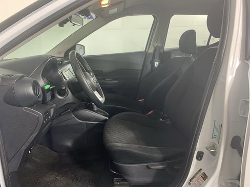 Used 2022 Nissan Kicks S image 15