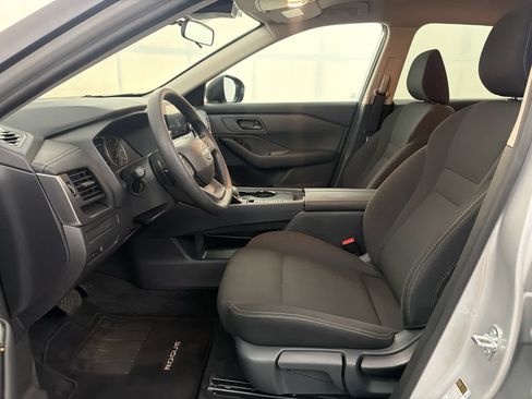 Certified 2025 Nissan Rogue S FWD image 14