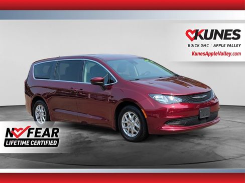 Used 2023 Chrysler Voyager LX FWD image 1