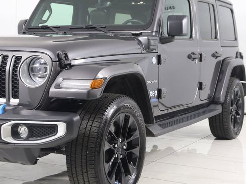 Used 2022 Jeep Wrangler Unlimited Sahara w/ Cold Weather Group image 57