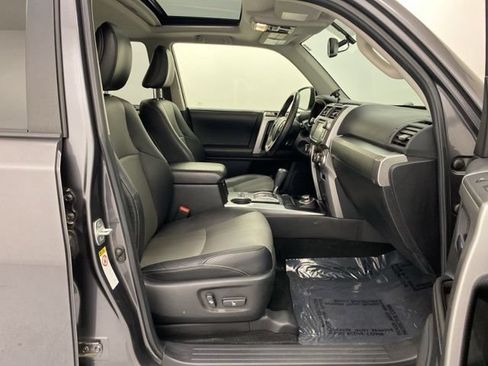 Used 2016 Toyota 4Runner SR5 Premium AWD/4WD image 33