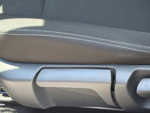 Used 2024 Nissan Rogue S AWD/4WD image 4