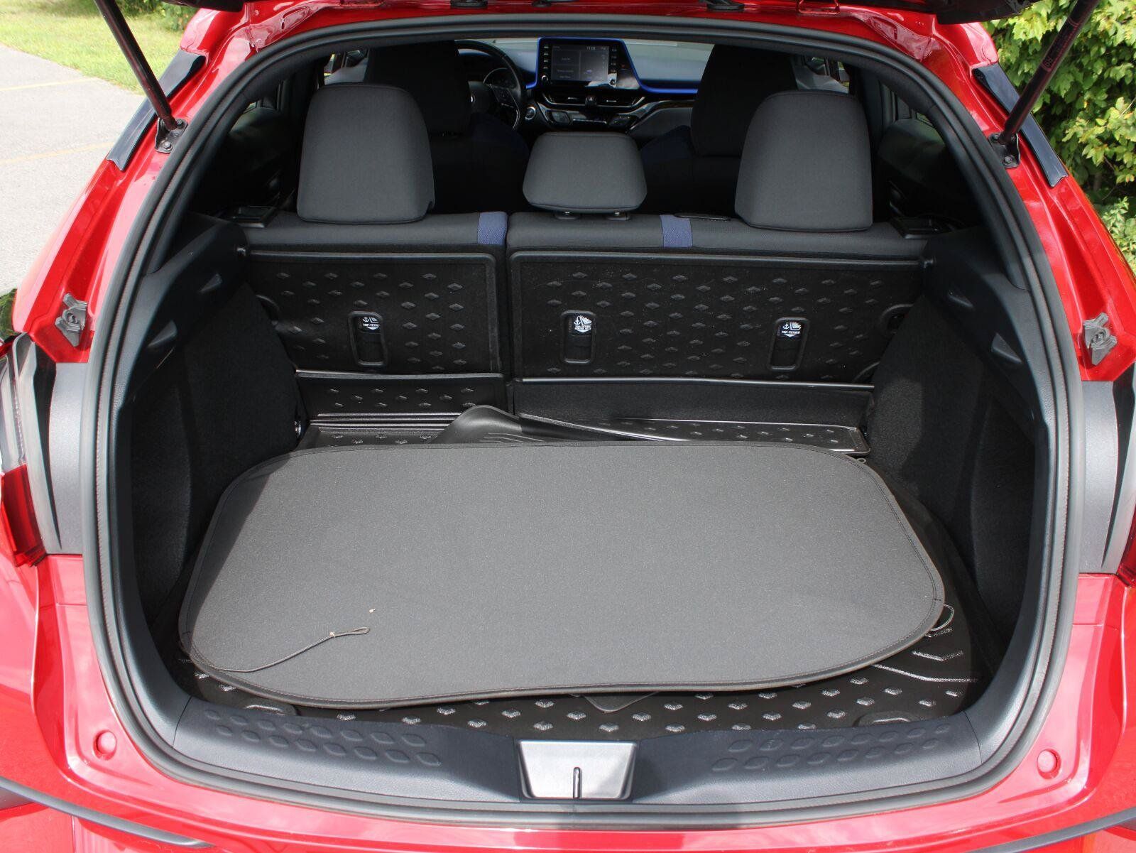 Used 2022 Toyota C-HR XLE FWD image 8