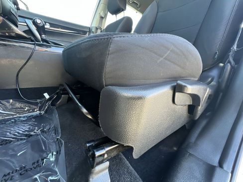 Used 2015 Kia Sorento LX image 14