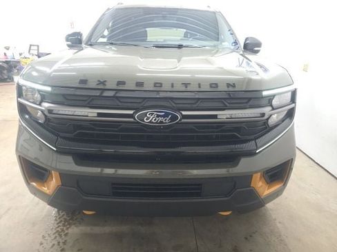 Used 2025 Ford Expedition Tremor AWD/4WD image 12
