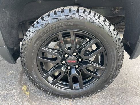 Used 2025 GMC Sierra 1500 AT4 AWD/4WD image 17
