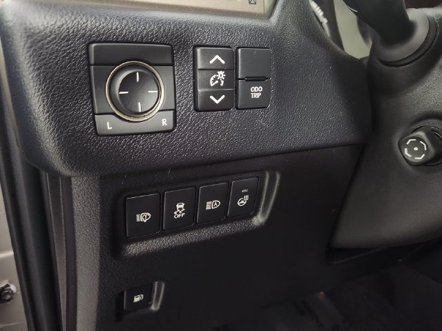 Used 2021 Lexus GX 460 Premium w/ Premium Package AWD/4WD image 22