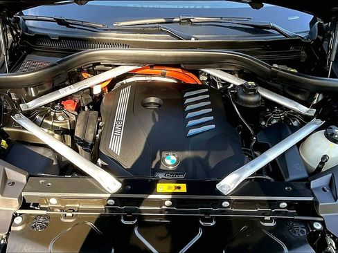 Used 2023 BMW X5 xDrive45e image 13