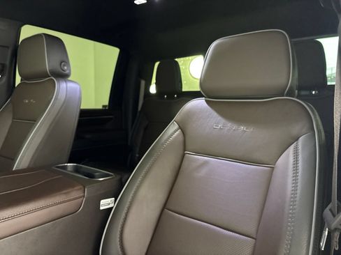 Used 2024 GMC Sierra 2500 Denali w/ Denali Reserve Package AWD/4WD image 9