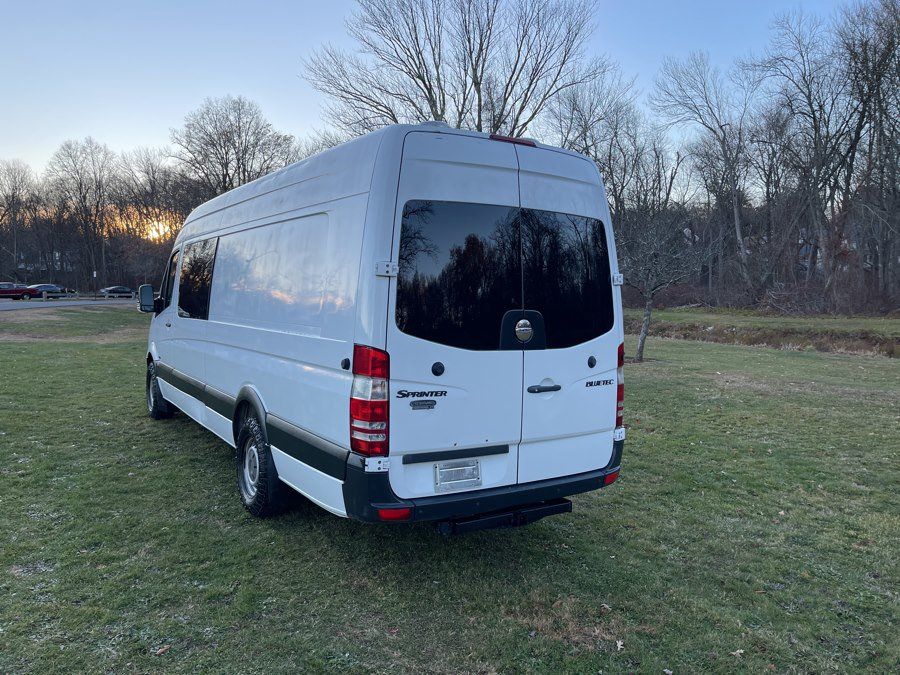 Used 2011 Freightliner Sprinter 2500 RWD image 33