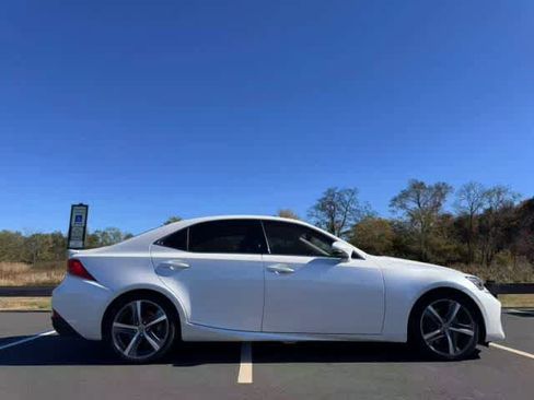 Used 2018 Lexus IS 300 AWD image 6