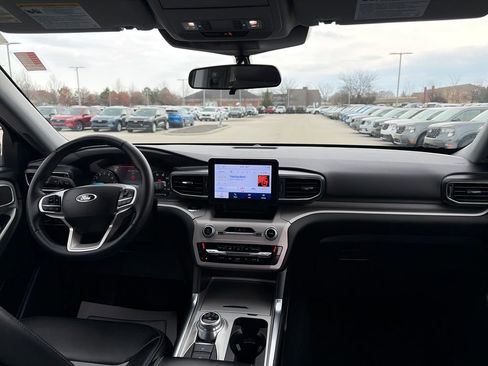 Used 2023 Ford Explorer XLT w/ Equipment Group 202A image 39