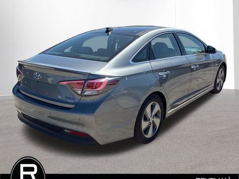 Used 2017 Hyundai Sonata Limited w/ Ultimate Package 02 FWD image 5