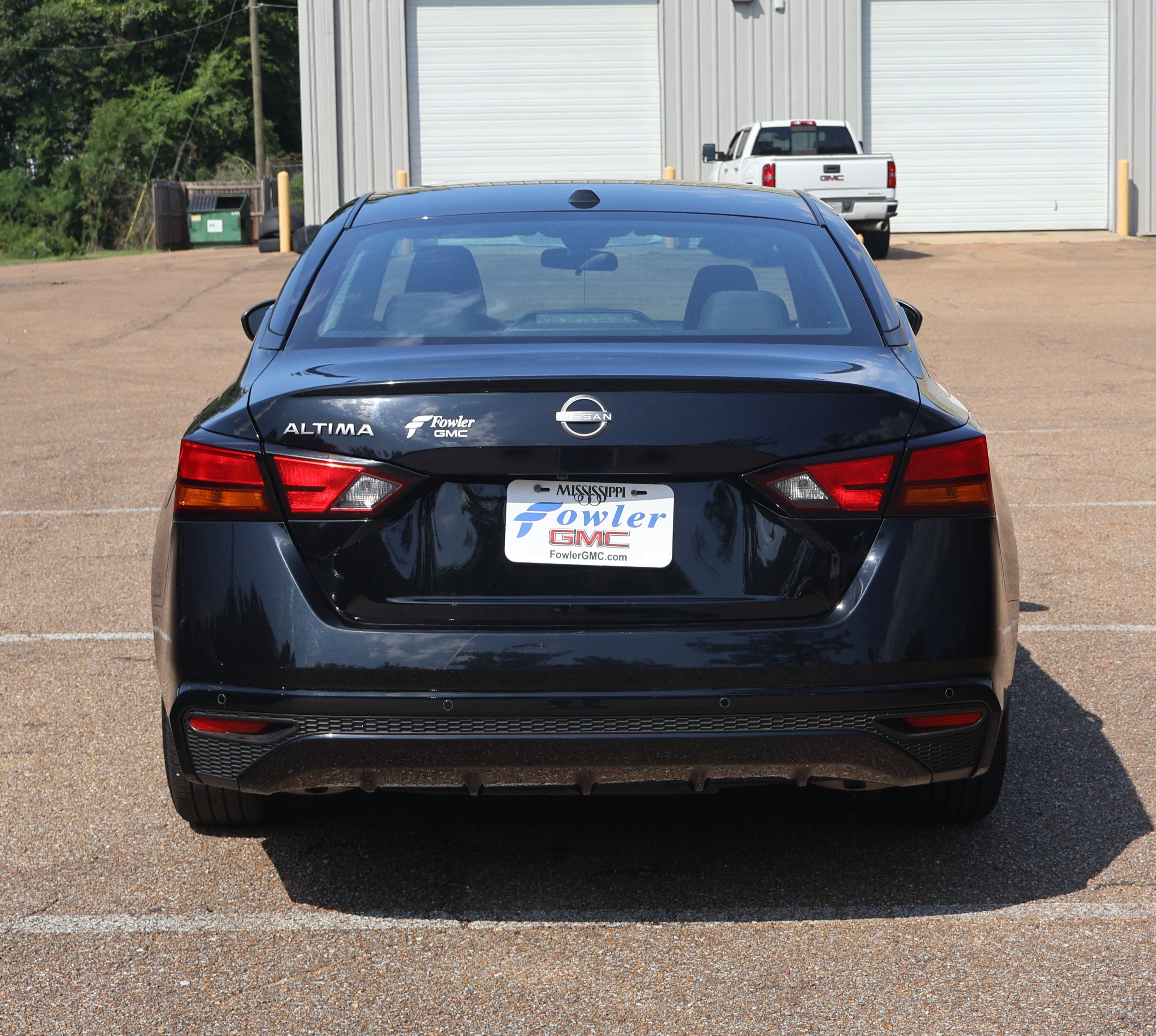 Used 2025 Nissan Altima 2.5 SV FWD image 6