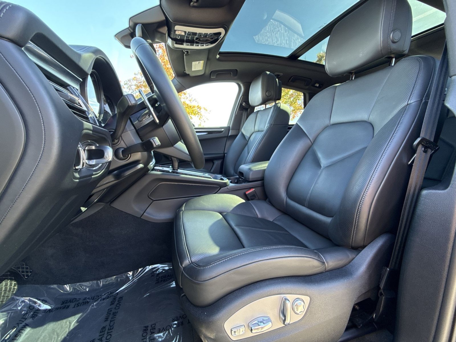 Used 2022 Porsche Macan S AWD/4WD image 13