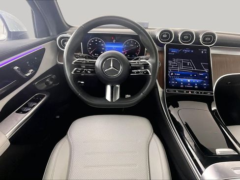 Used 2023 Mercedes-Benz GLC 300 image 6
