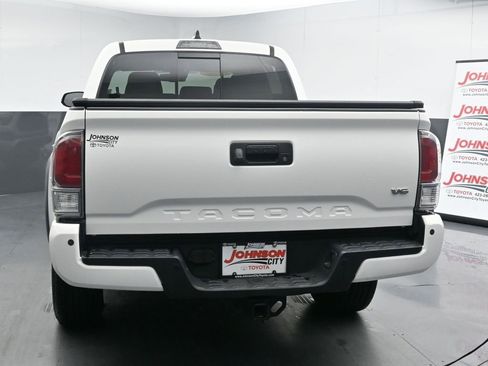 Used 2022 Toyota Tacoma TRD Off-Road w/ Technology Package image 7
