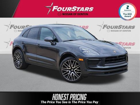 Used 2022 Porsche Macan AWD/4WD image 1