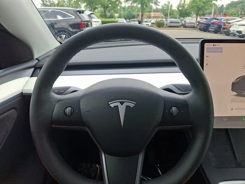 Used 2024 Tesla Model Y Long Range AWD/4WD image 20