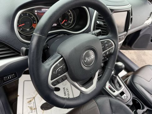 Used 2014 Jeep Cherokee Limited w/ Technology Group FWD image 9